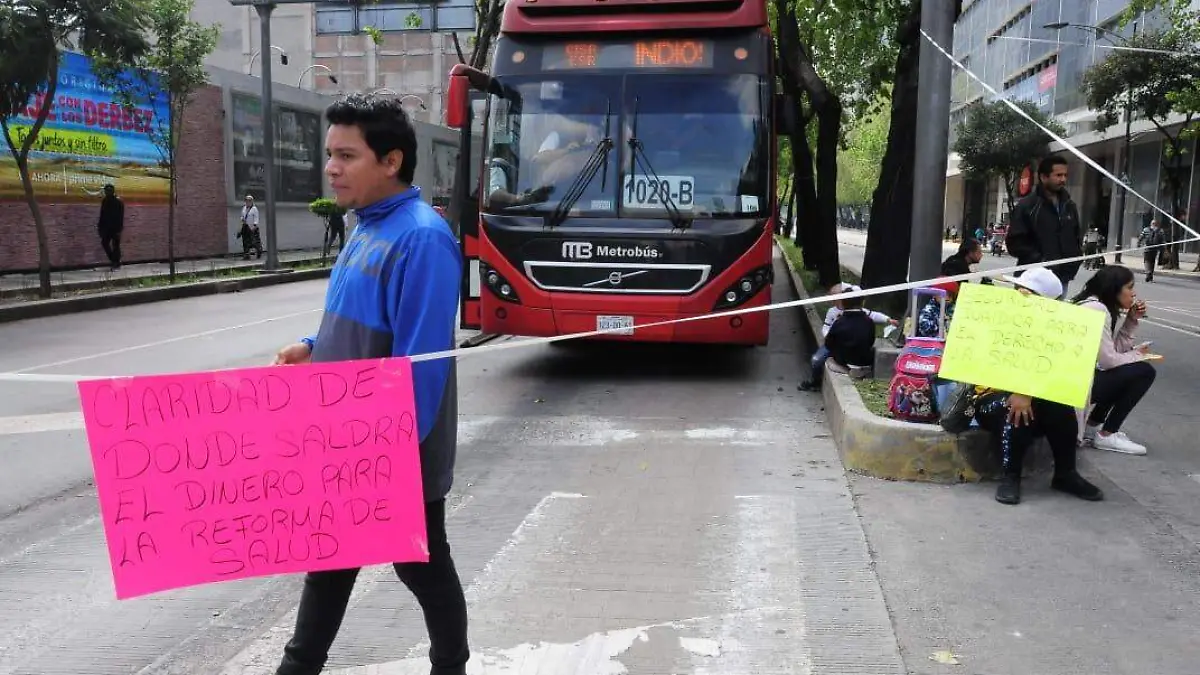 protestas padres de niños con cancer adrian vazquez 2